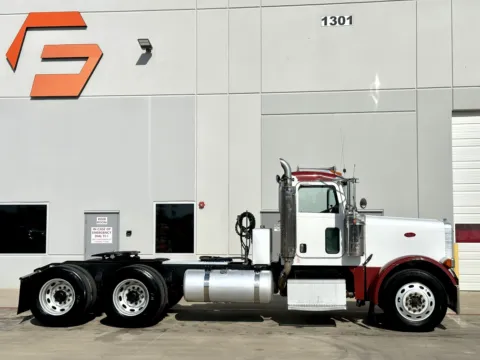 Another view of 2006 PETERBILT 379 for sale in Hutchins, TX at Forge Truck Centers - Texas