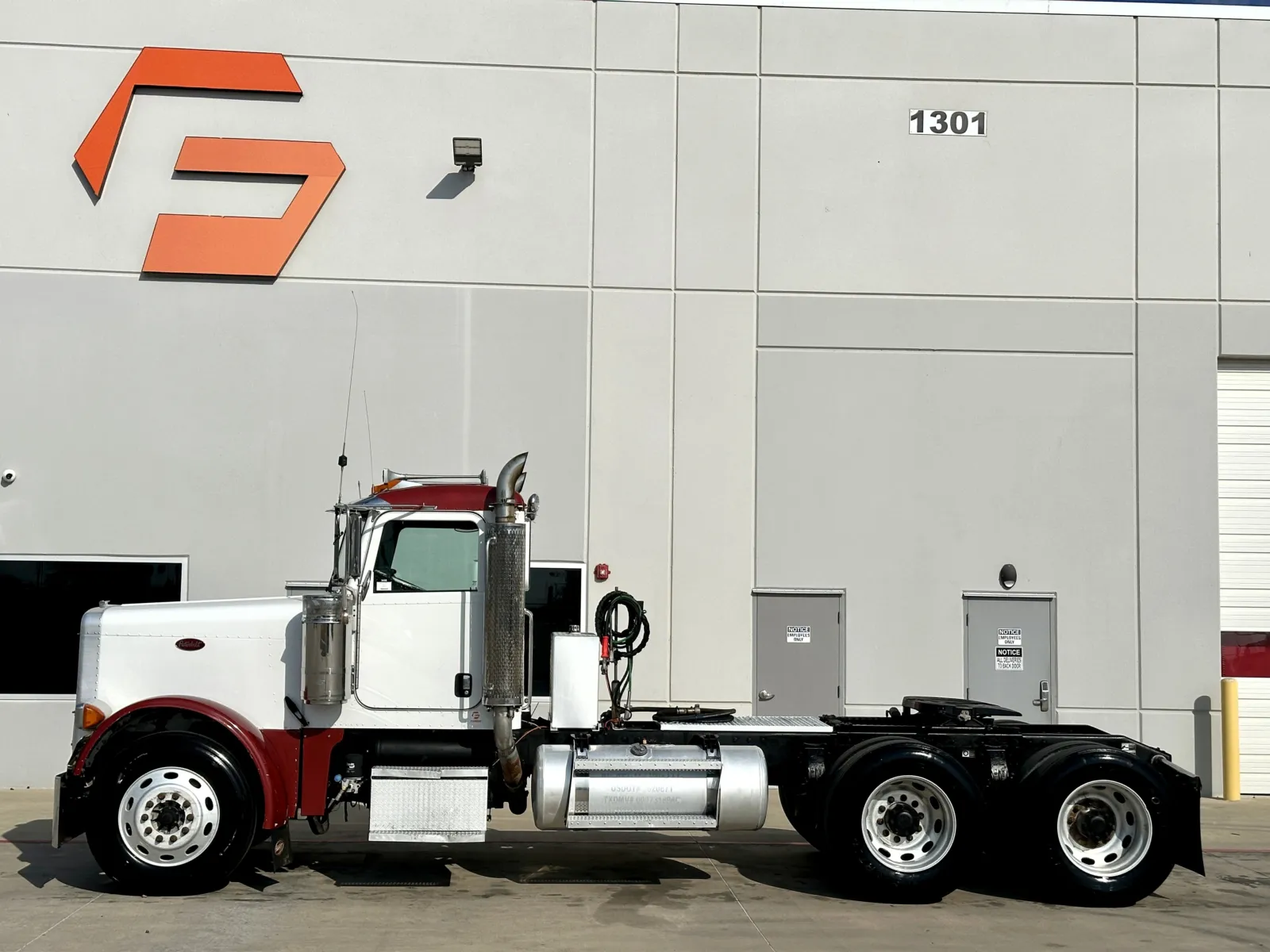2006 Peterbilt - image 4