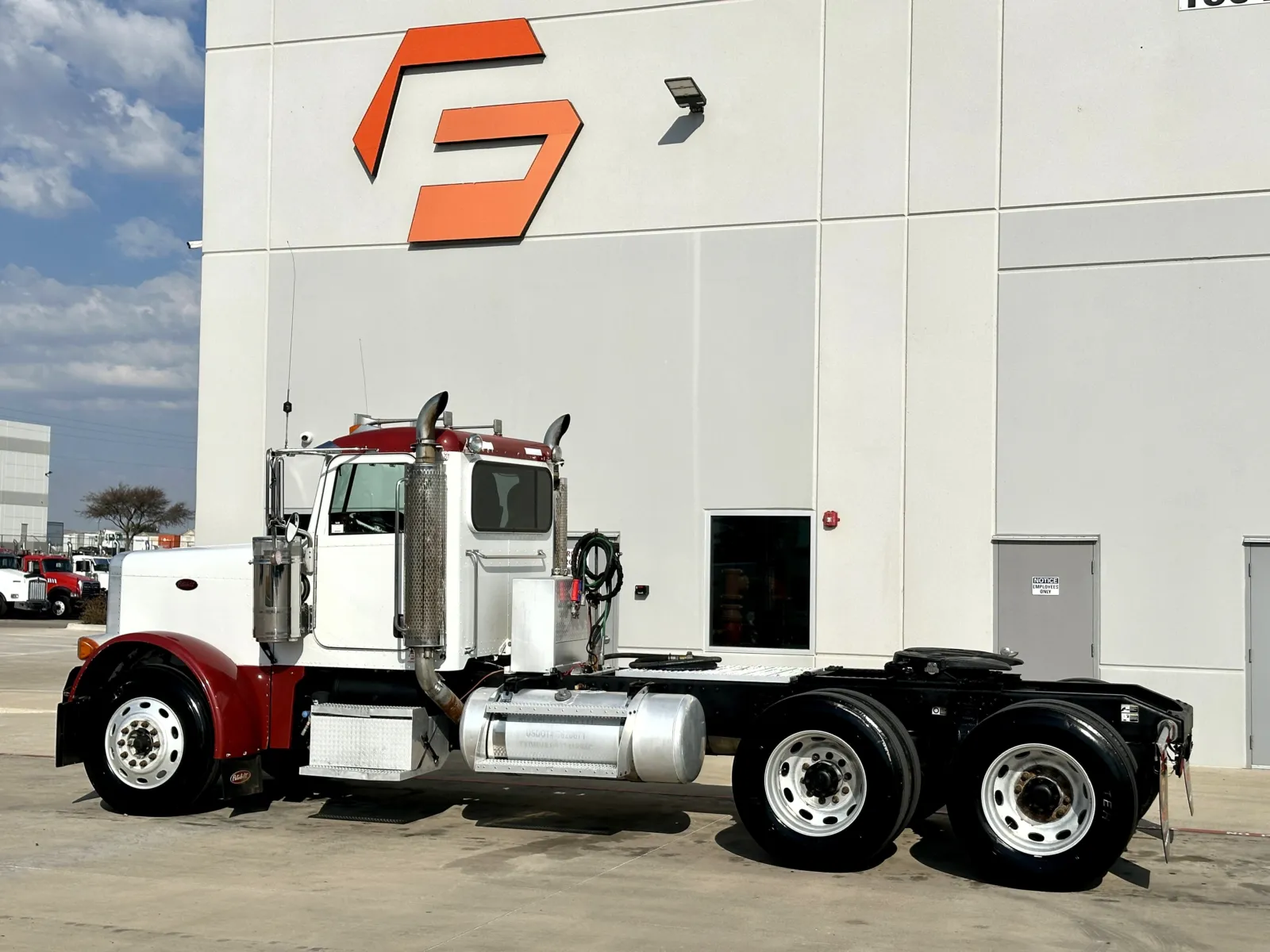 2006 Peterbilt - image 6