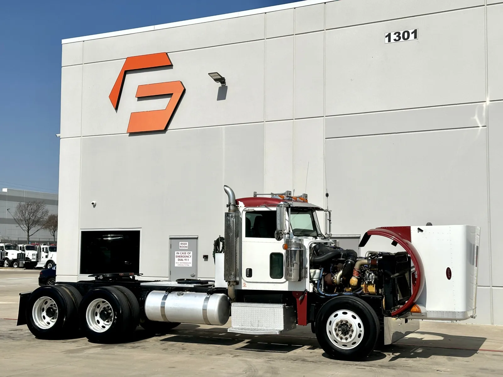 2006 Peterbilt - image 9