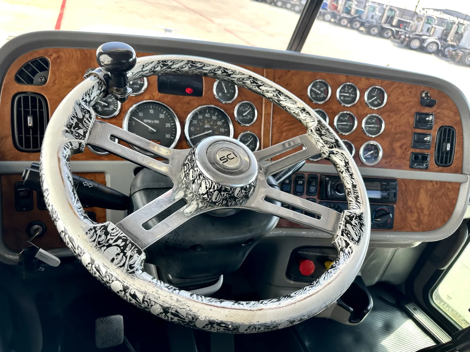 2006 Peterbilt - image 16