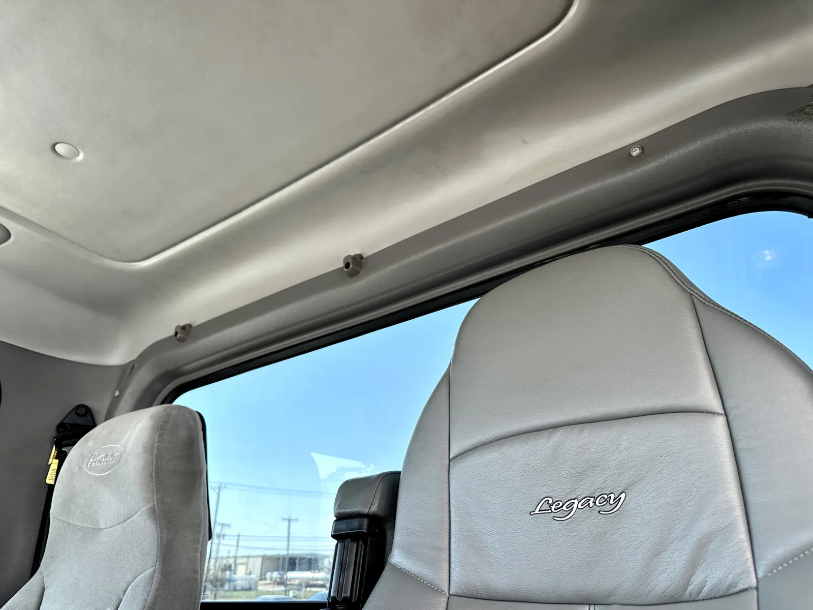 2006 Peterbilt - image 19