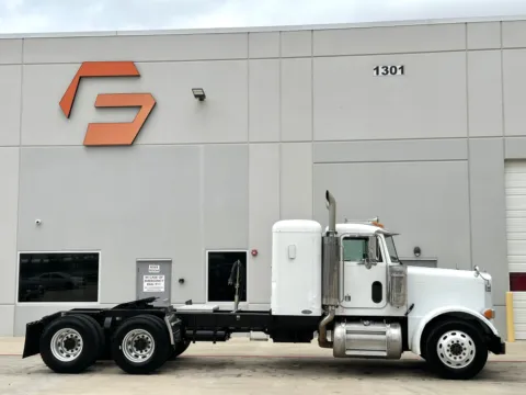 Another view of 2004 PETERBILT 379 for sale in Hutchins, TX at Forge Truck Centers - Texas