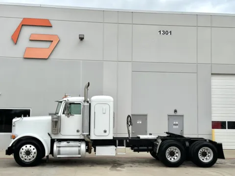 More photos of 2004 PETERBILT 379 at Forge Truck Centers - Texas, TX