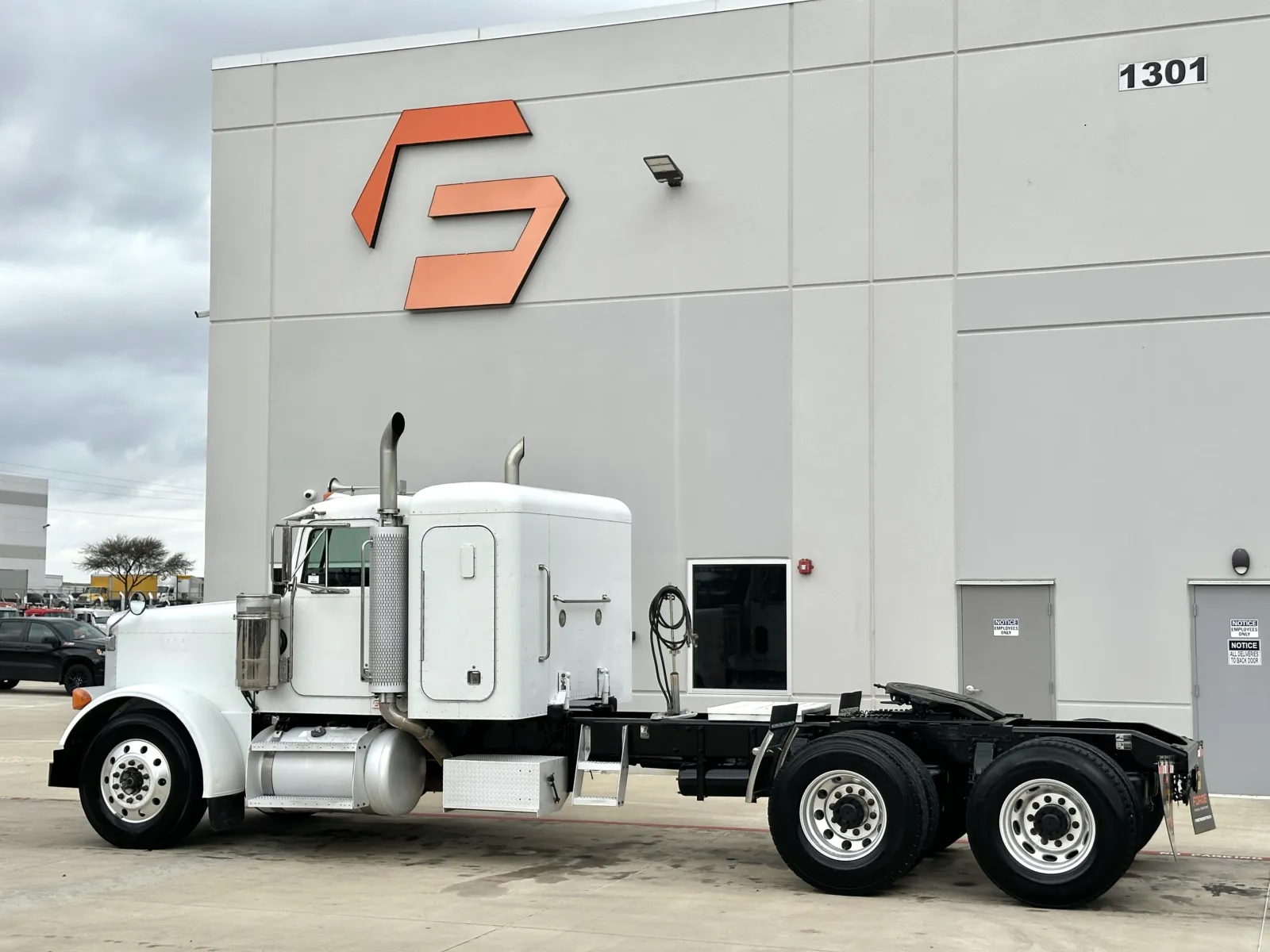 2004 Peterbilt - image 6