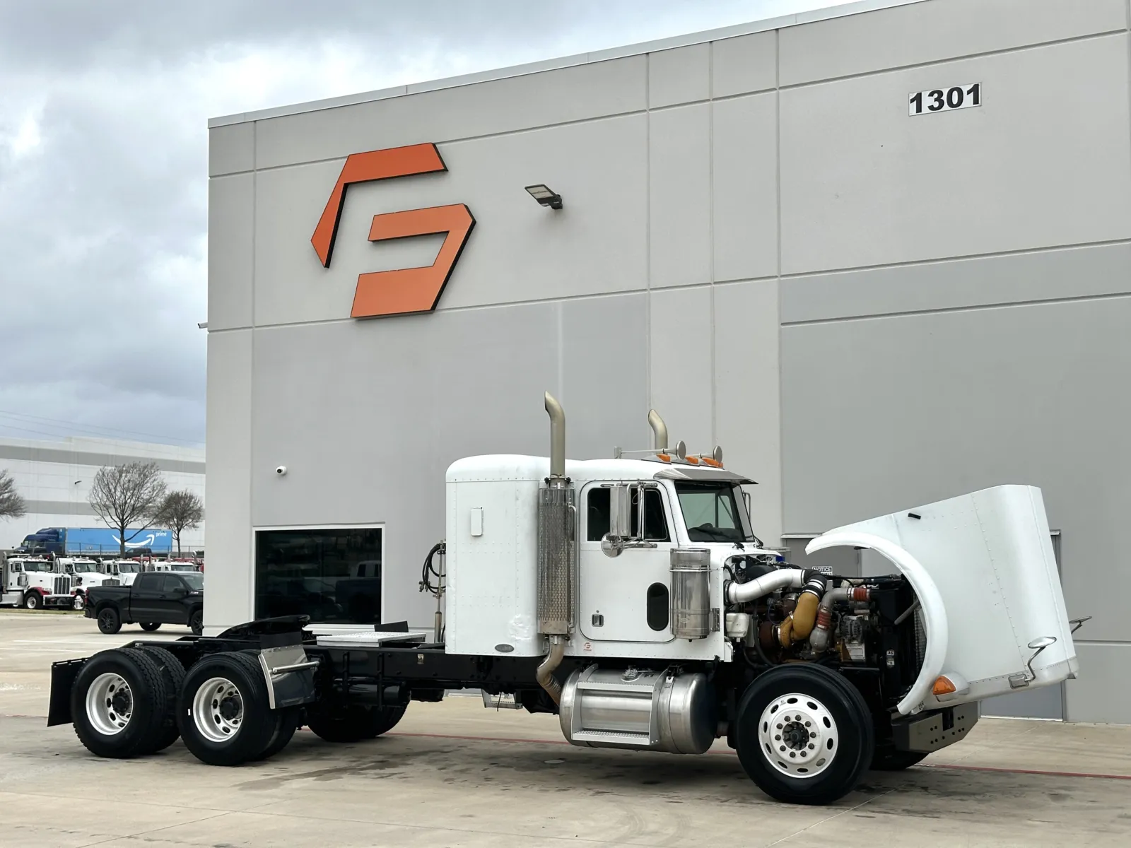 2004 Peterbilt - image 9