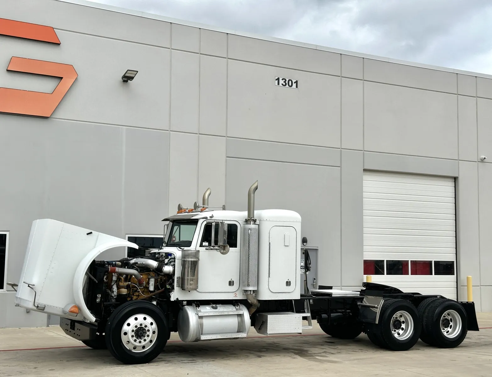 2004 Peterbilt - image 10