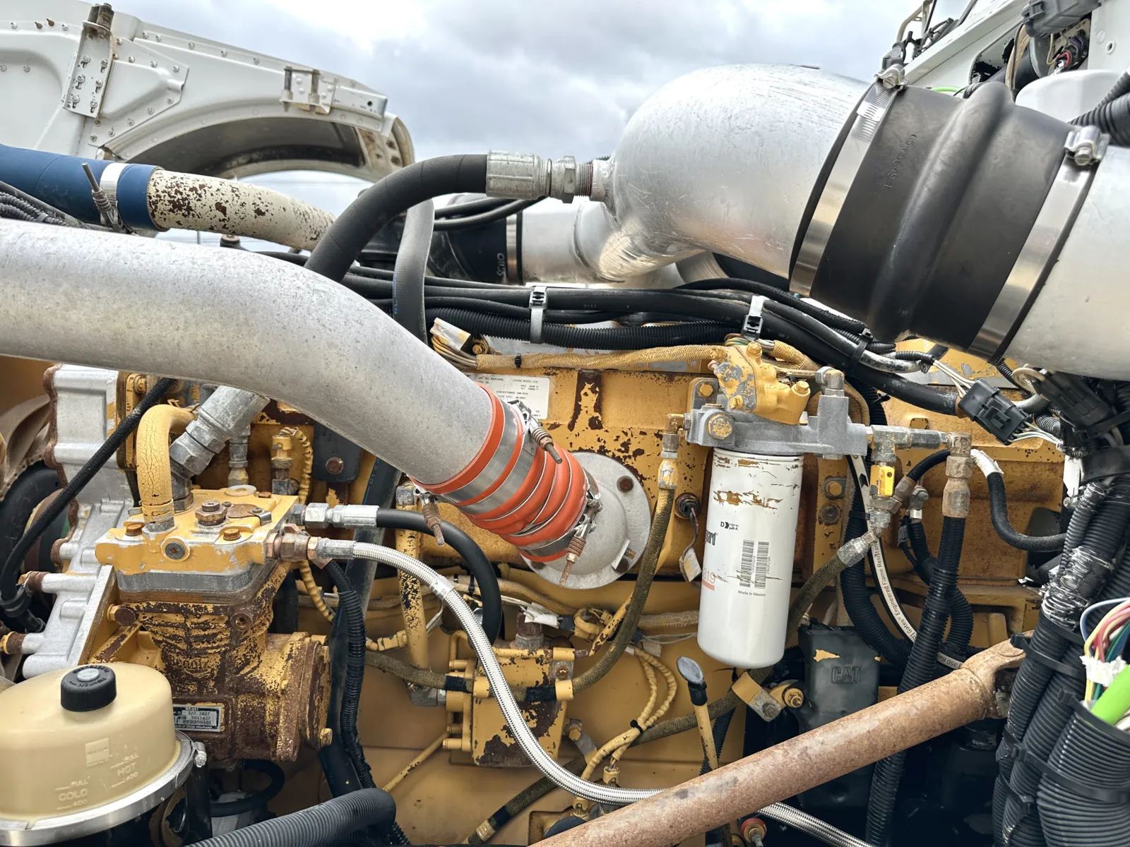 2004 Peterbilt - image 13