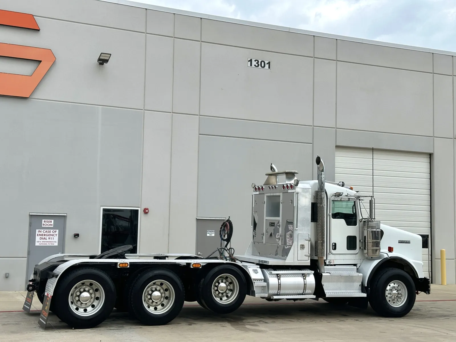 2017 Kenworth T800 - image 5