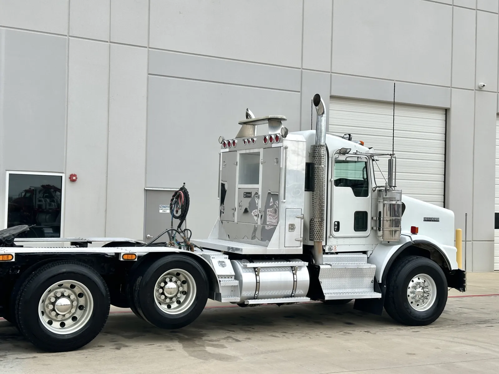 2017 Kenworth T800 - image 7