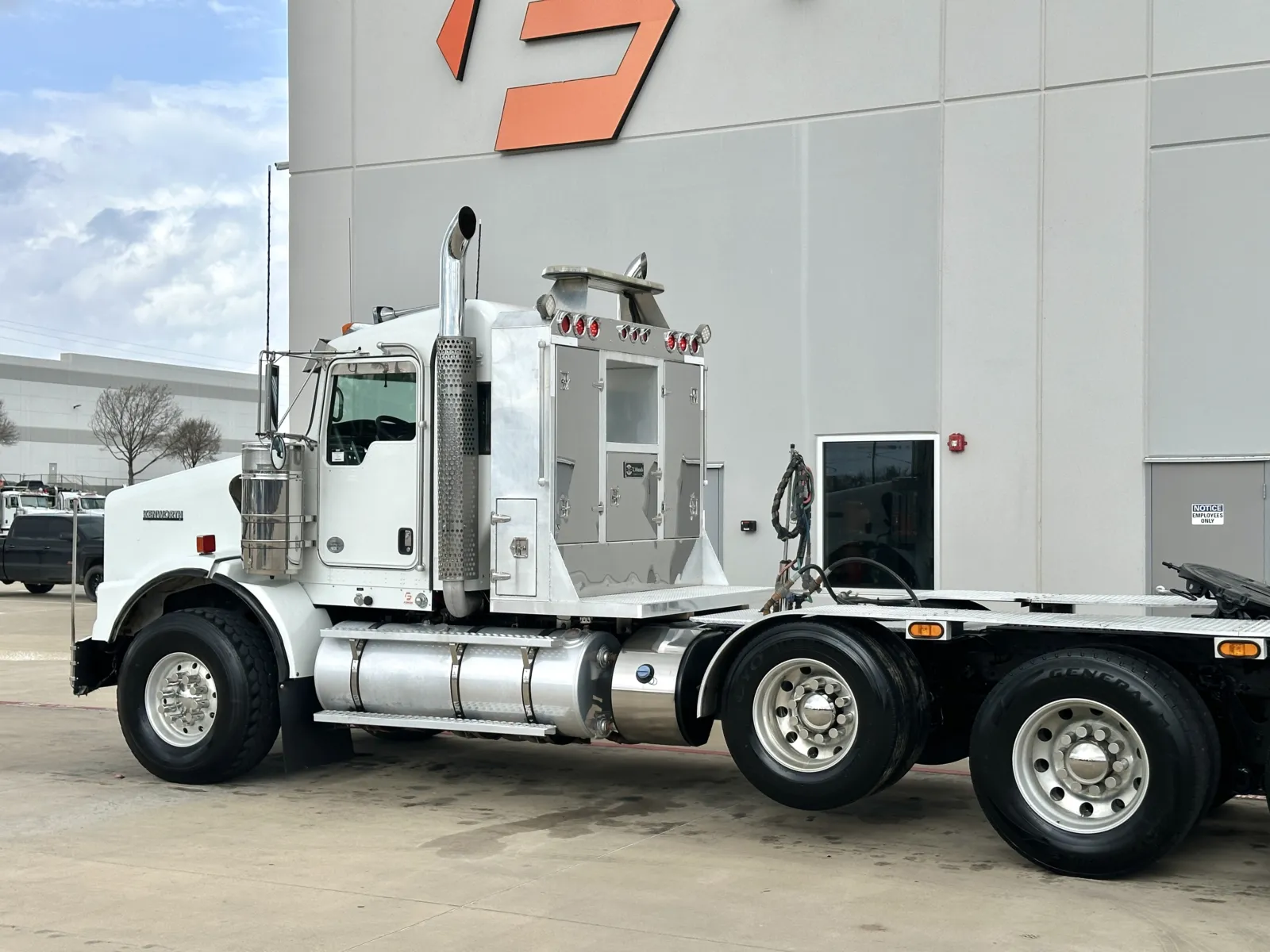 2017 Kenworth T800 - image 8