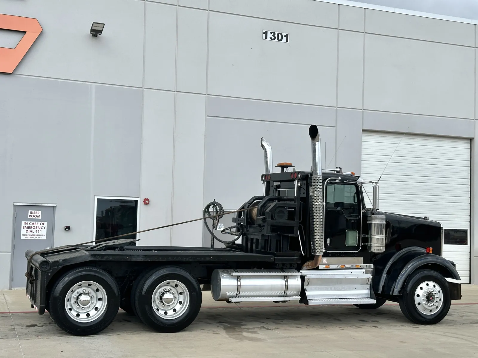 2009 Kenworth W900 - image 5