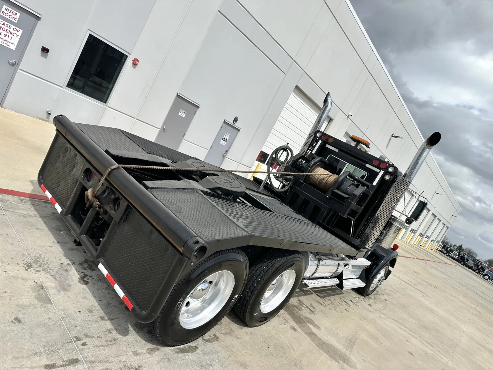 2009 Kenworth W900 - image 11