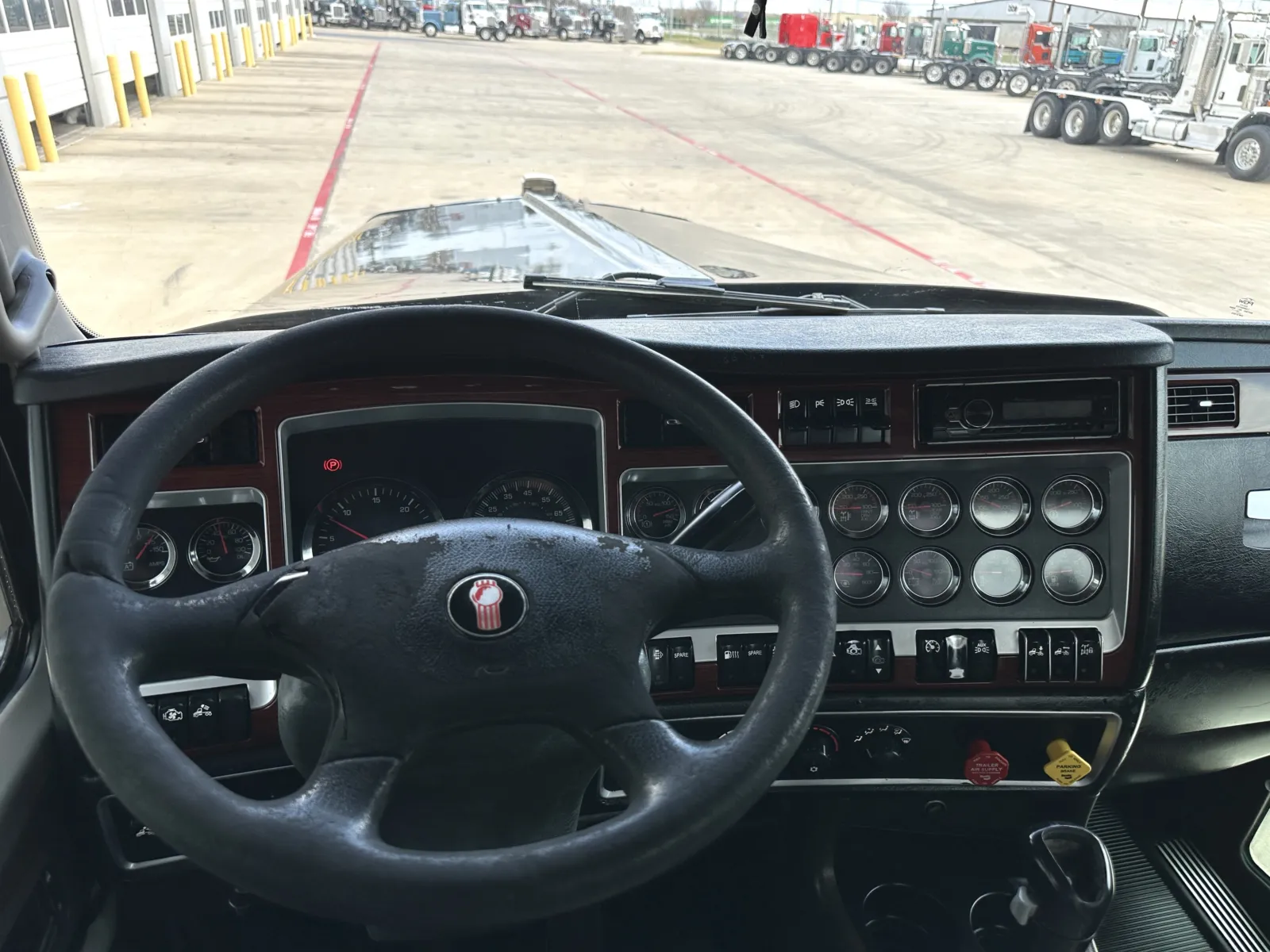 2009 Kenworth W900 - image 16