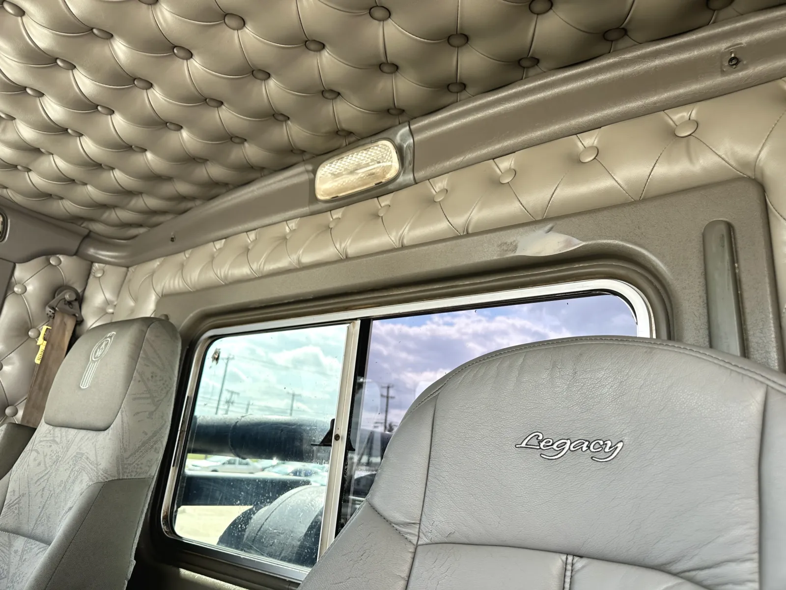 2009 Kenworth W900 - image 19