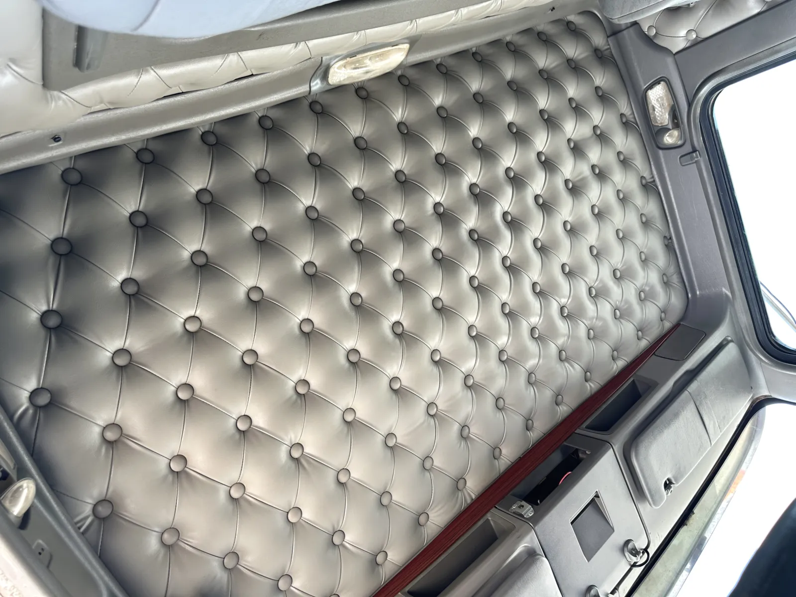 2009 Kenworth W900 - image 20