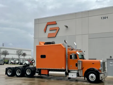 1999 PETERBILT 379 for sale in Hutchins, TX