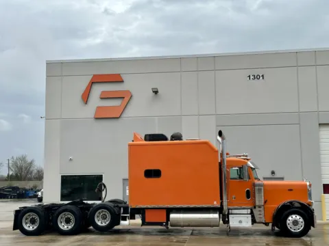 Another view of 1999 PETERBILT 379 for sale in Hutchins, TX at Forge Truck Centers - Texas