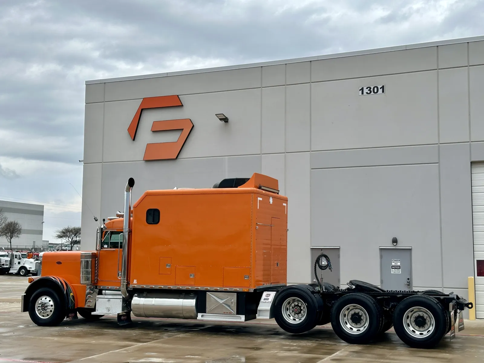 1999 Peterbilt - image 6