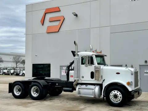 2004 PETERBILT 379 for sale in Hutchins, TX