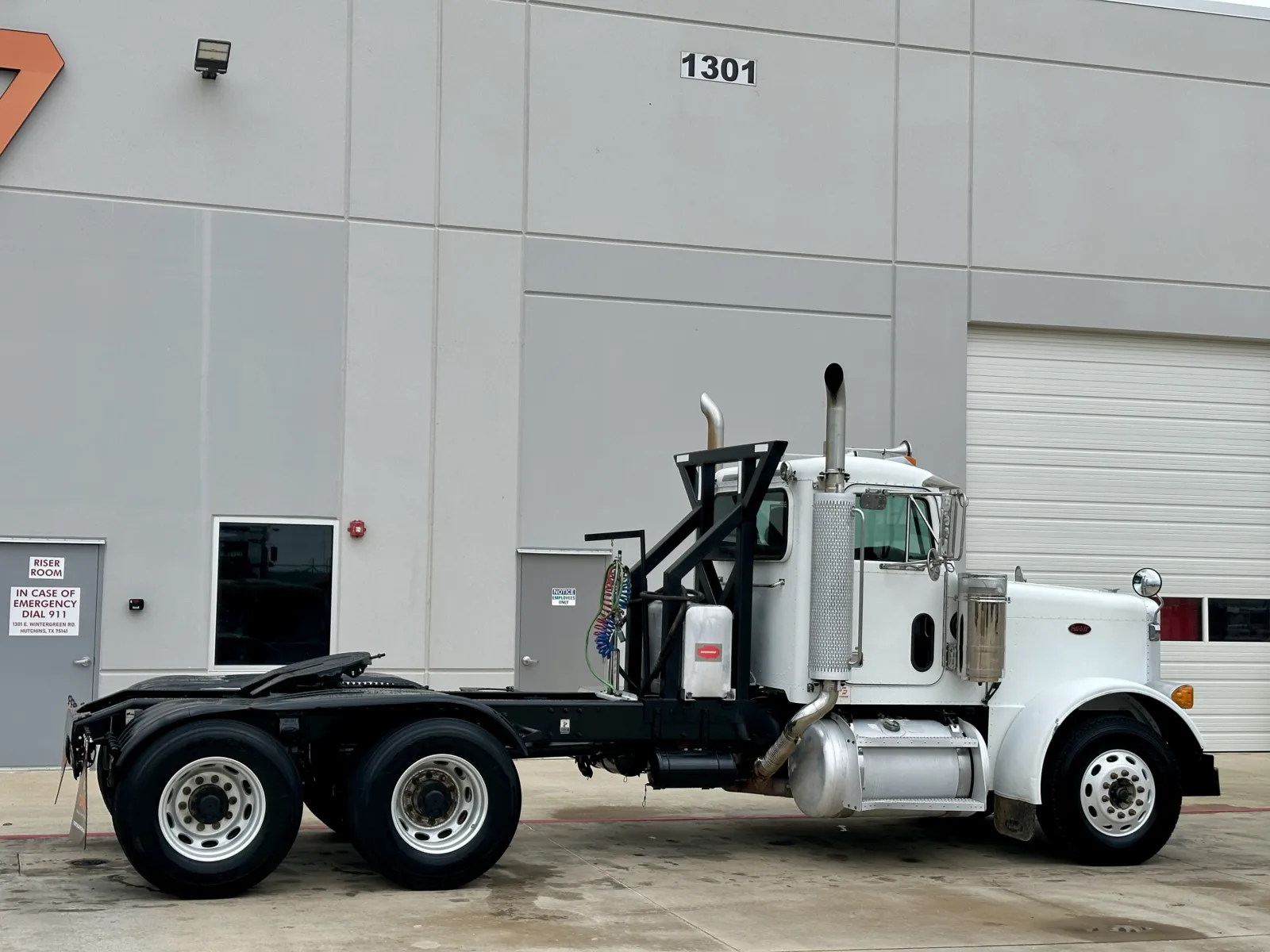 2004 Peterbilt - image 5