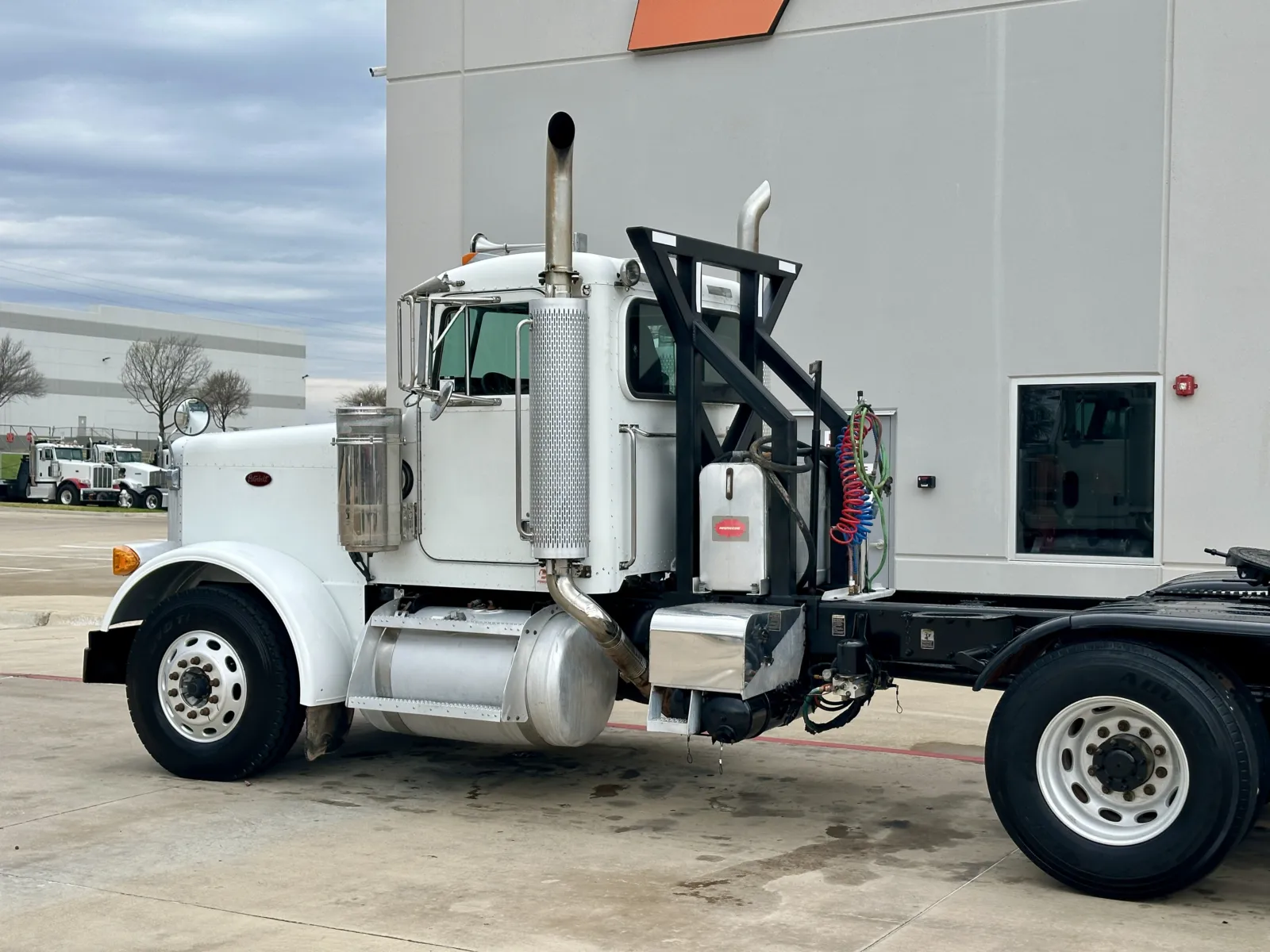 2004 Peterbilt - image 8