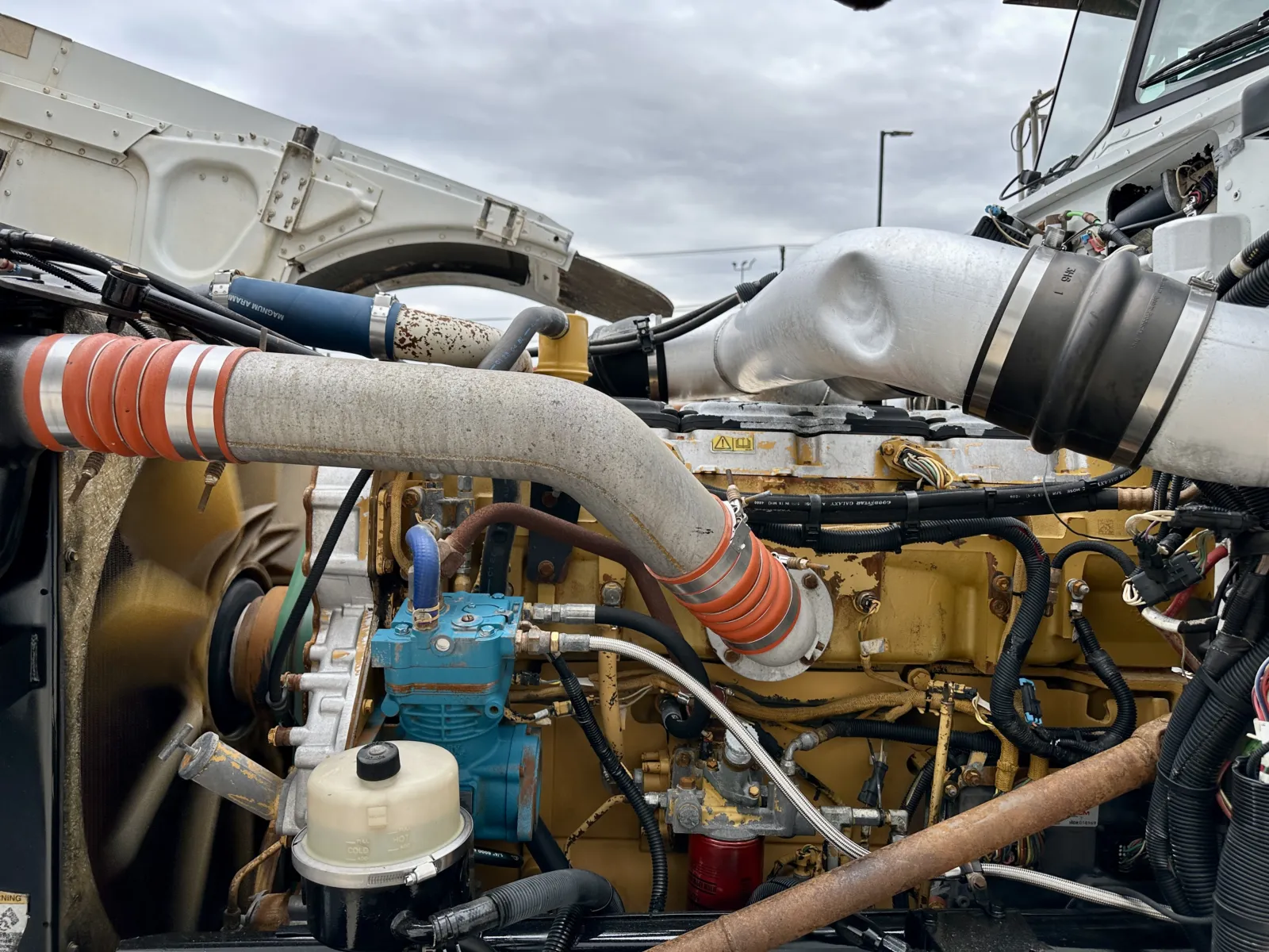 2004 Peterbilt - image 13