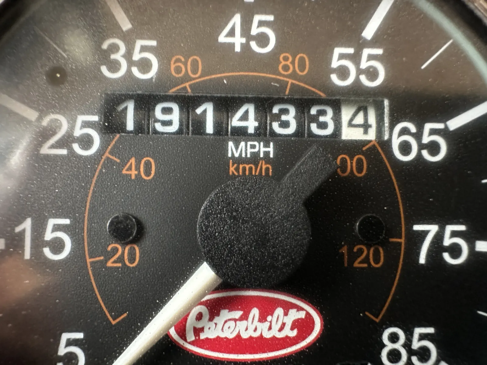 2004 Peterbilt - image 17