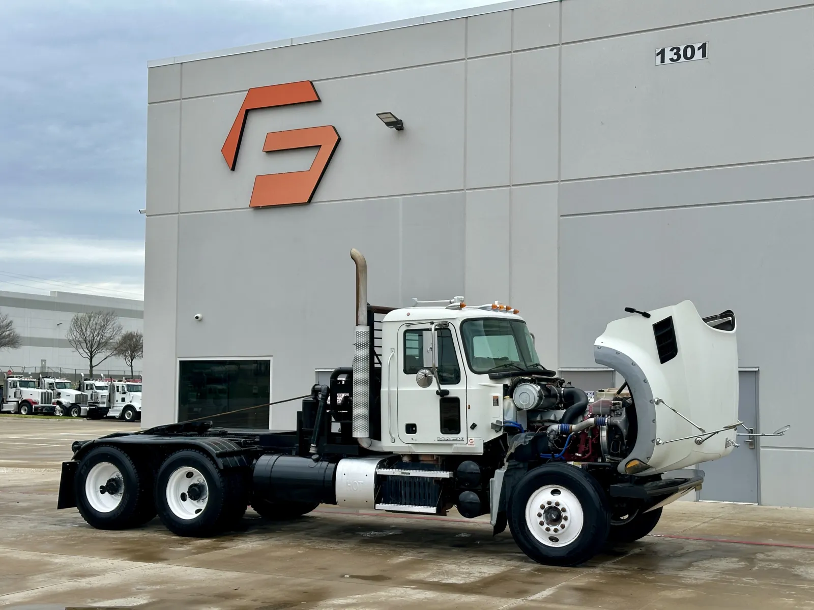 2012 Mack Granite - image 9