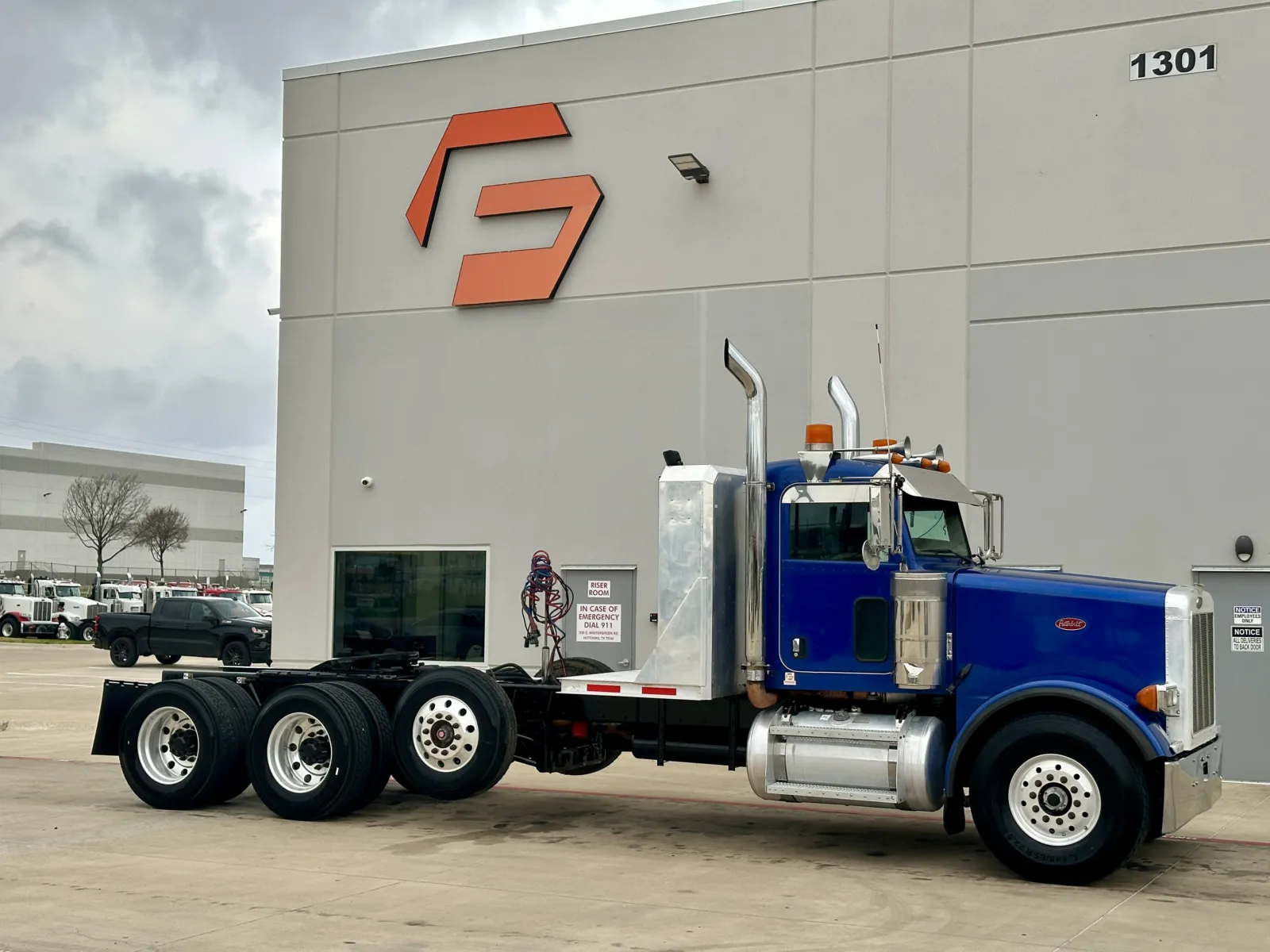 2007 Peterbilt - image 1