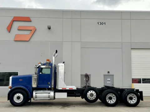 More photos of 2007 PETERBILT 378 at Forge Truck Centers - Texas, TX