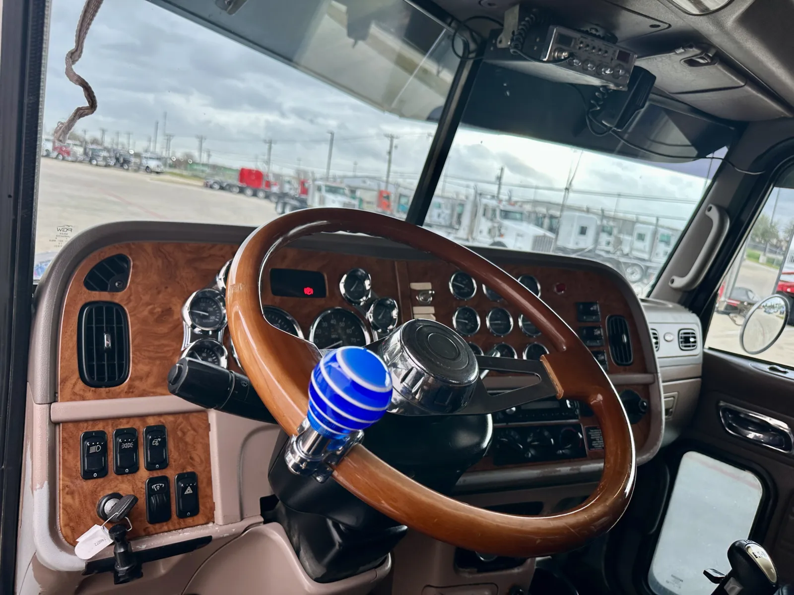 2007 Peterbilt - image 15