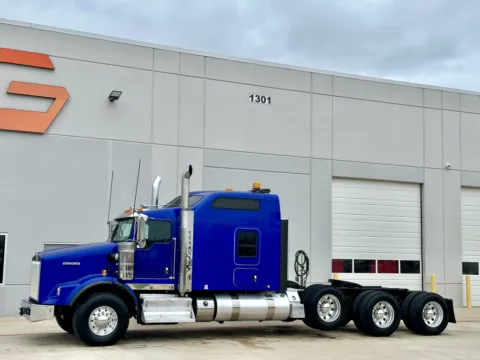 Photos of 2021 KENWORTH T800 for sale in Hutchins, TX at Forge Truck Centers - Texas