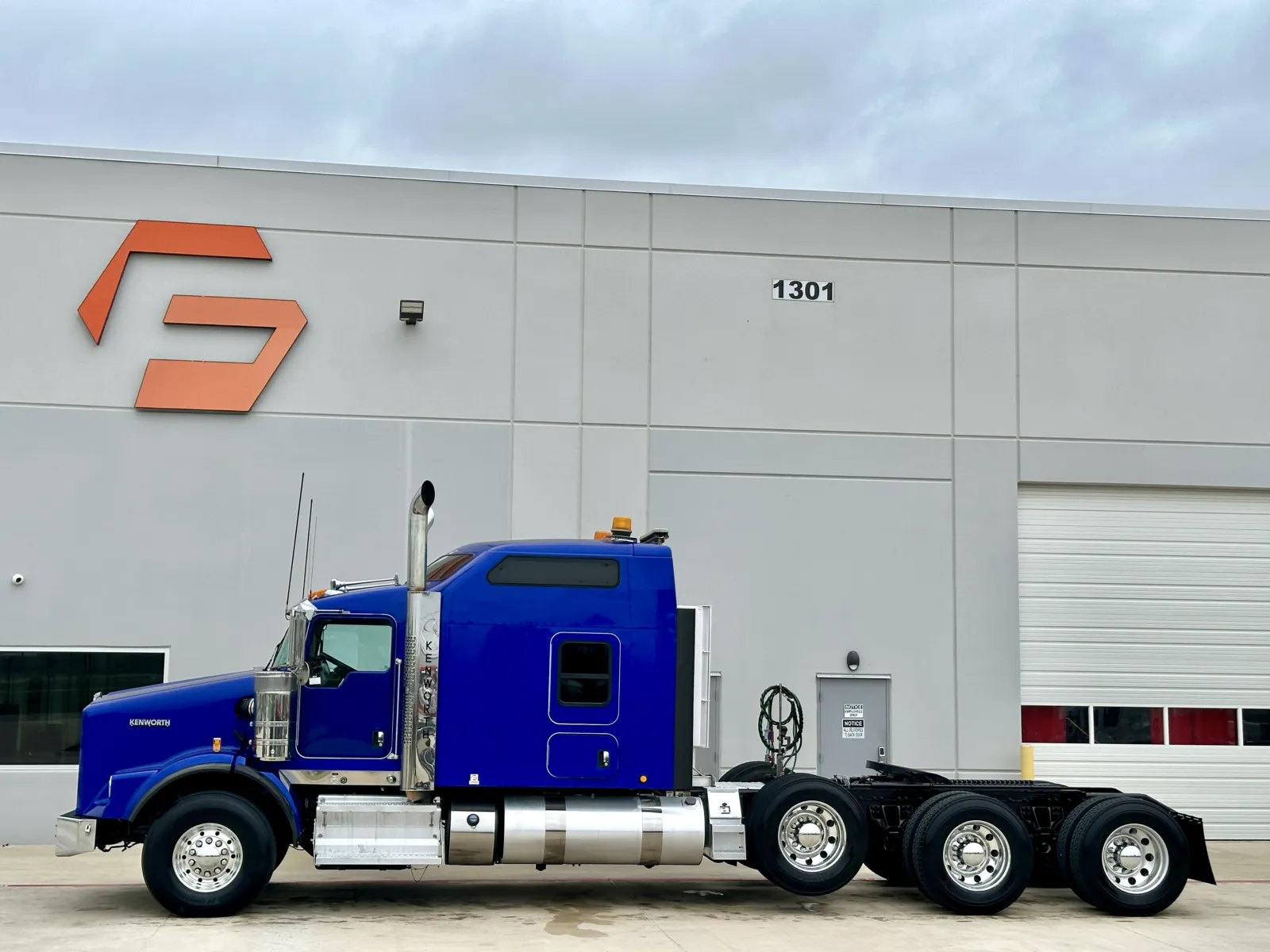 2021 Kenworth T800 - image 4