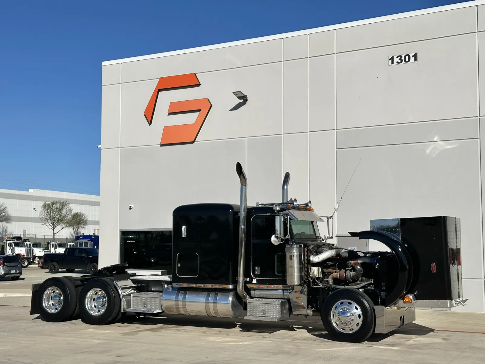 2005 Peterbilt - image 9