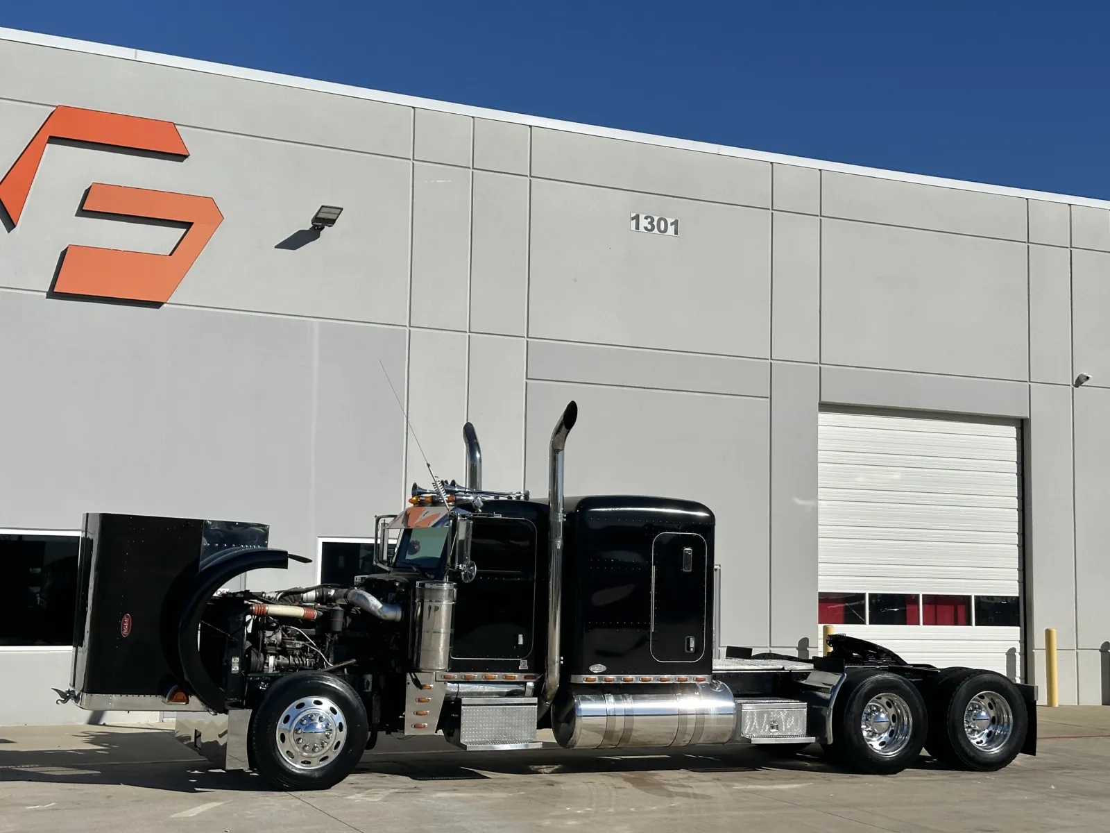 2005 Peterbilt - image 10