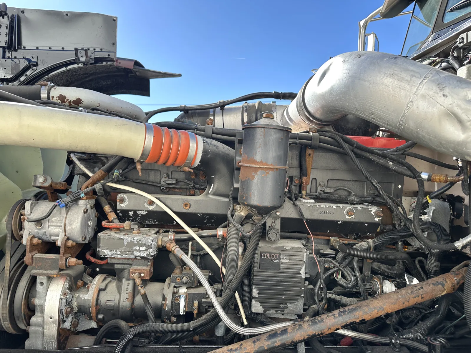 2005 Peterbilt - image 13