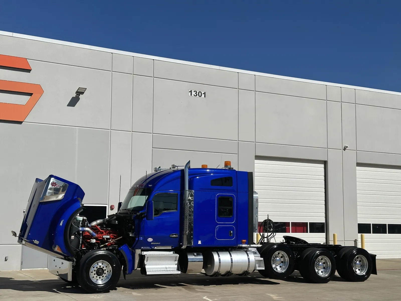 2022 Kenworth W990 - image 10