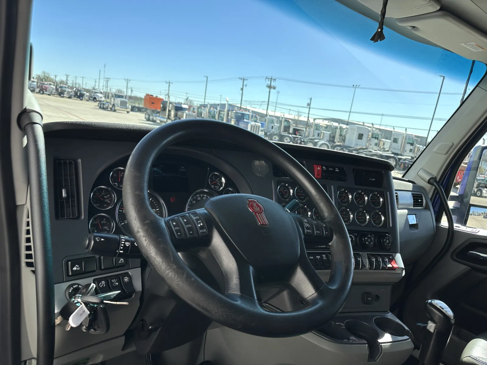 2022 Kenworth W990 - image 15