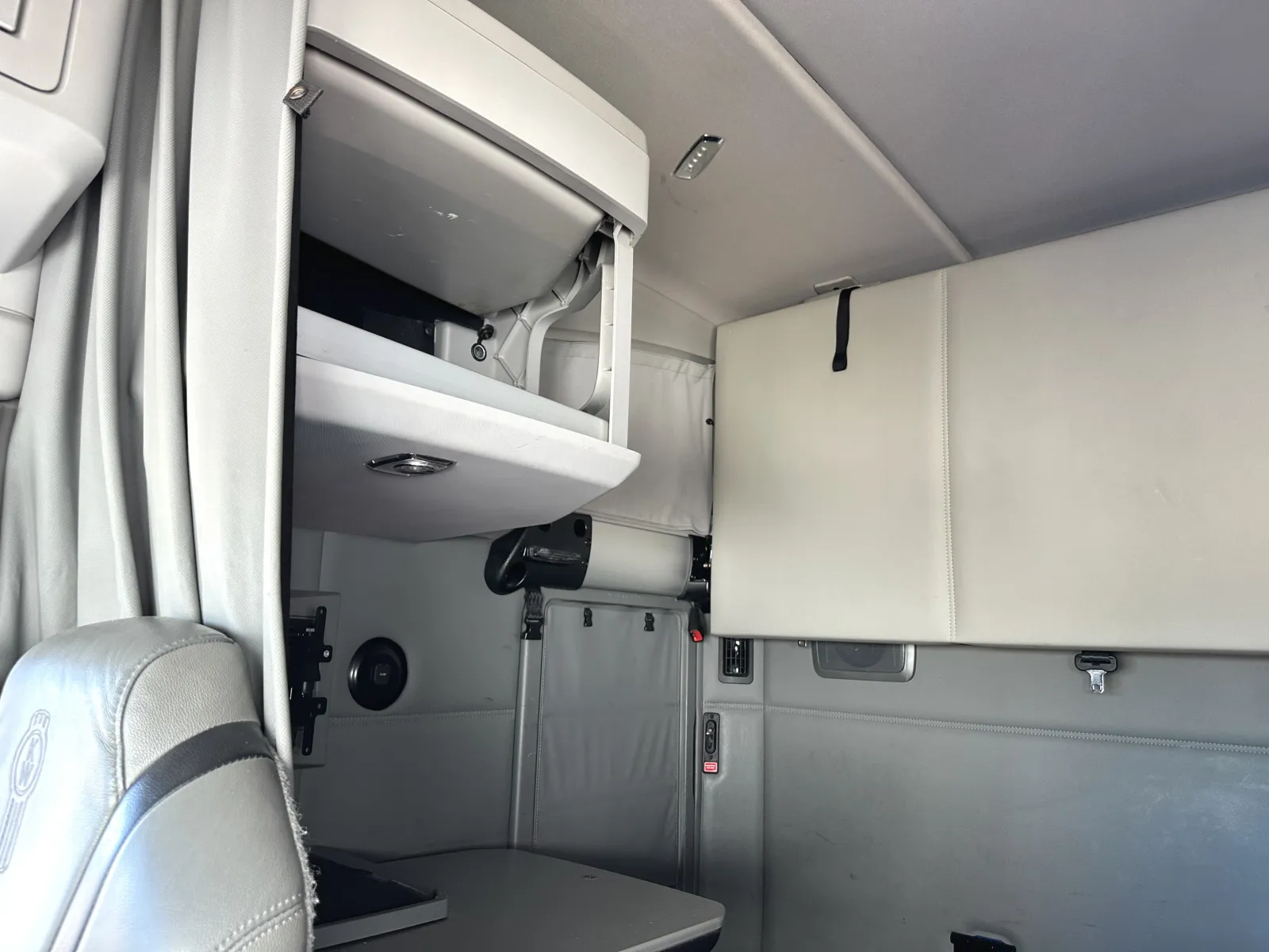 2022 Kenworth W990 - image 22
