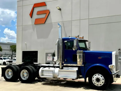 2019 PETERBILT 389 for sale in Hutchins, TX
