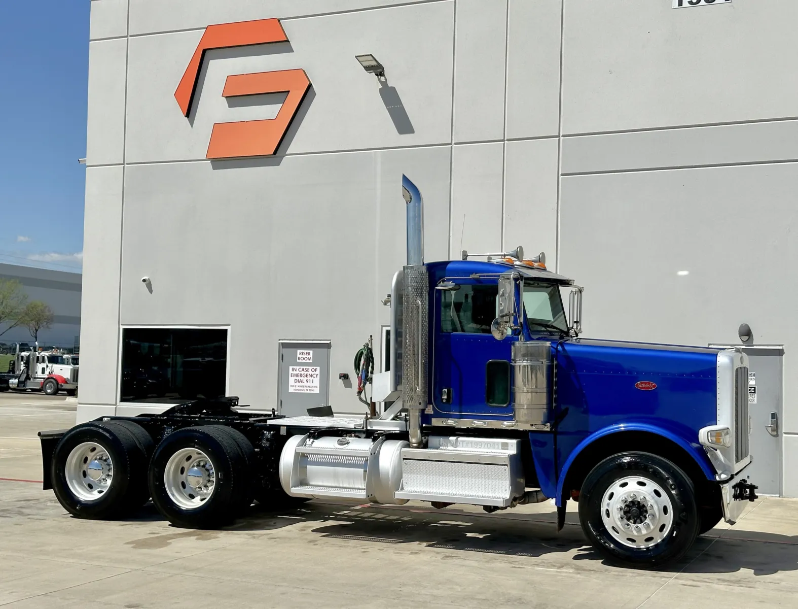 2019 PETERBILT 389 for sale in Hutchins, TX