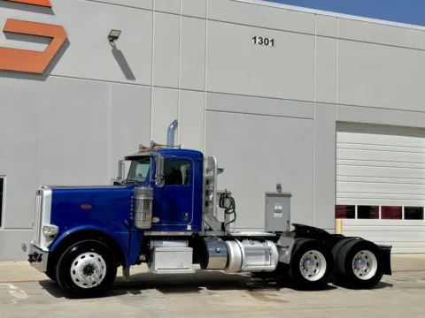 Photos of 2019 PETERBILT 389 for sale in Hutchins, TX at Forge Truck Centers - Texas