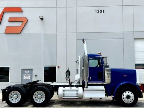 Another view of 2019 PETERBILT 389 for sale in Hutchins, TX at Forge Truck Centers - Texas