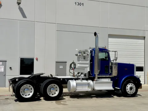 More photos of 2019 PETERBILT 389 at Forge Truck Centers - Texas, TX