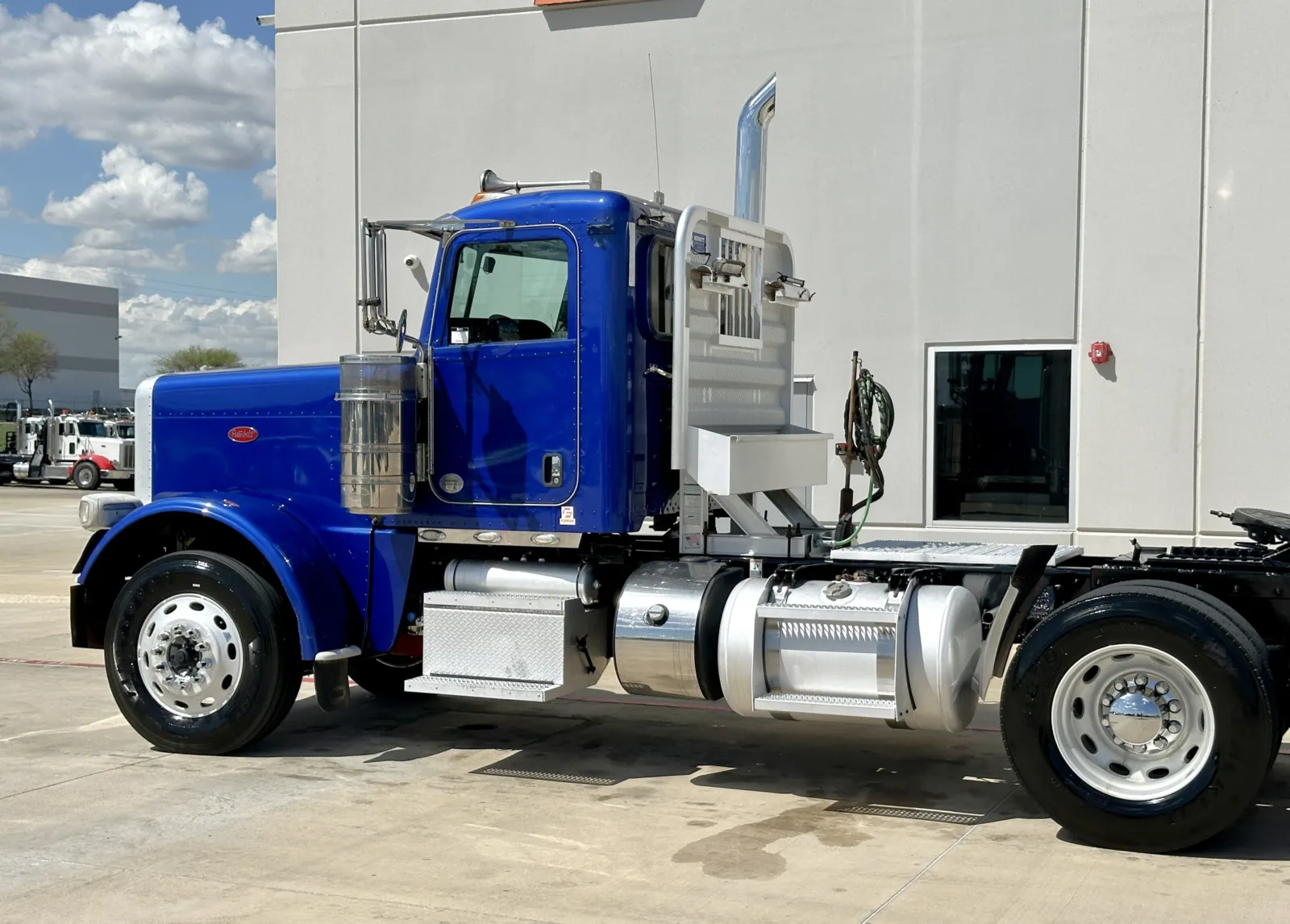 2019 Peterbilt 389 - image 8