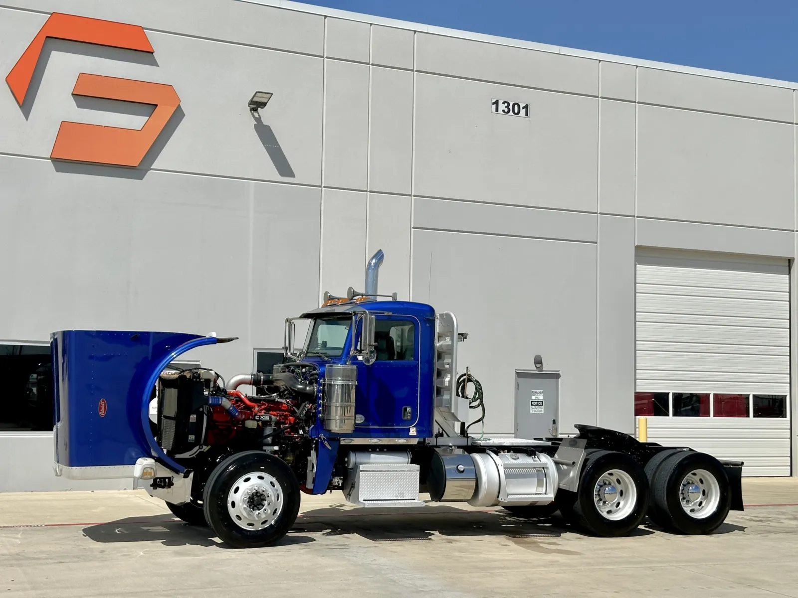 2019 Peterbilt 389 - image 10