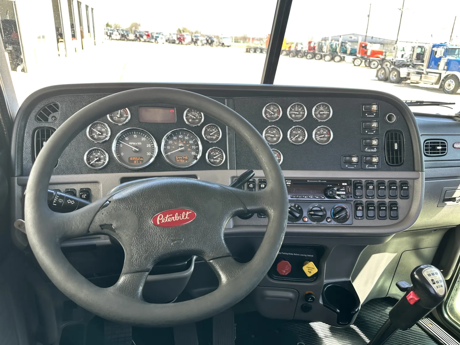 2019 Peterbilt 389 - image 16