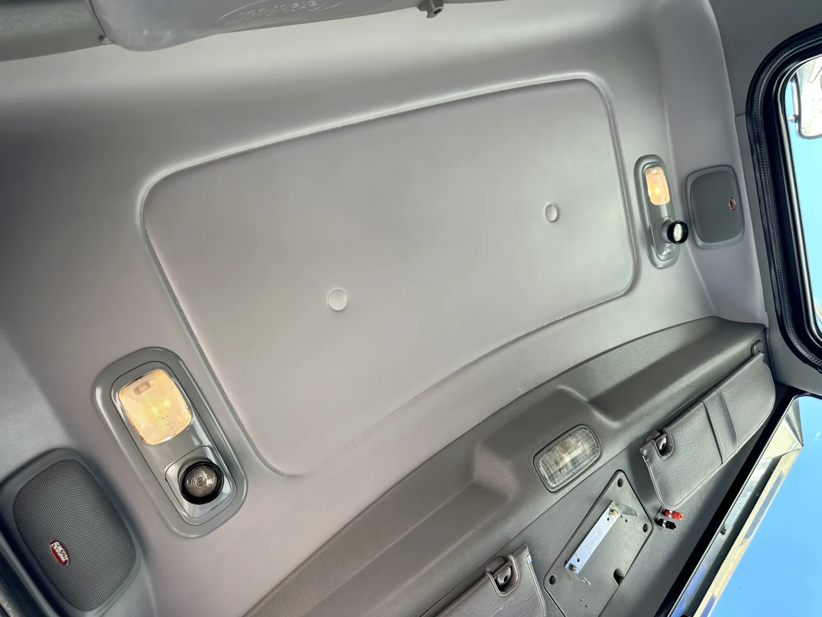 2019 Peterbilt 389 - image 21