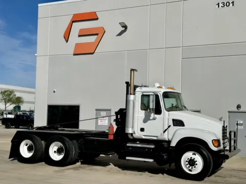 2006 MACK GRANITE for sale in Hutchins, TX